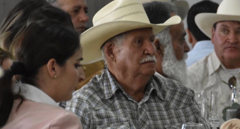 TERE JIMÉNEZ SE REÚNE CON GANADEROS DE AGS PARA RECONOCER SU VALOR EN LA PRODUCCIÓN DE ALIMENTOS