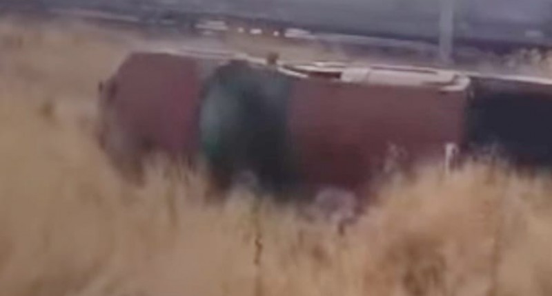 VUELCA UNA CAMIONETA SOBRE LA CARRERA 153 DE LORETITO A SAN PANCHO, AGS; VARIOS LESIONADOS Y UNA BEBÉ DE 1 AÑO SALIÓ POR UNA VENTANA 