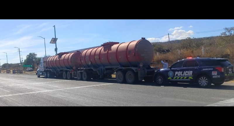 DETIENEN EN AGS CISTERNAS CON 63 MIL LITROS DE HUACHICOL; HAY UN DETENIDO