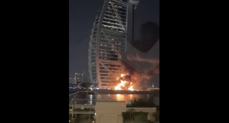 INCENDIOS EN DOS ICÓNICOS HOTELES Y AEROPUERTO DE DUBÁI POR CONTRAATAQUE IRANÍ 