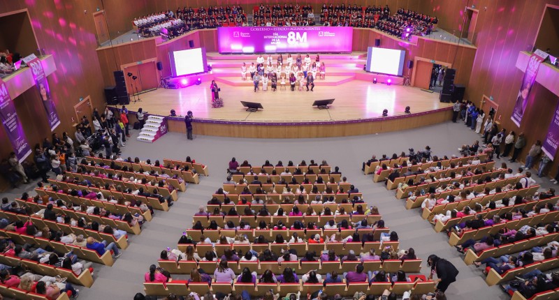 TERE JIMÉNEZ RECONOCE A MUJERES QUE INSPIRAN Y TRANSFORMAN AGUASCALIENTES CON EL PREMIO `MUJERES GIGANTES POR LA IGUALDAD´