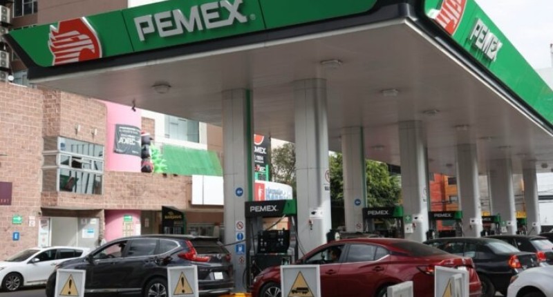 MAGNA SE MANTENDRÁ EN MÁXIMO 24 PESOS; SHEINBAUM Y GASOLINEROS RENUEVAN ACUERDO