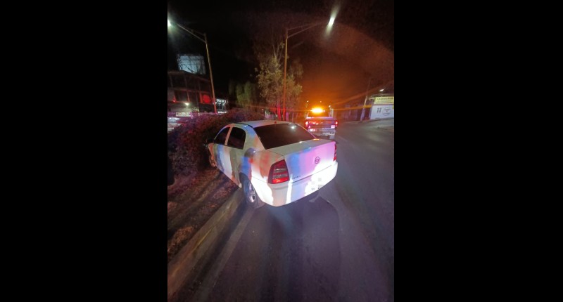EBRIO CONDUCTOR CHOCÓ CONTRA EL CAMELLÓN  EN AVENIDA AGUASCALIENTES