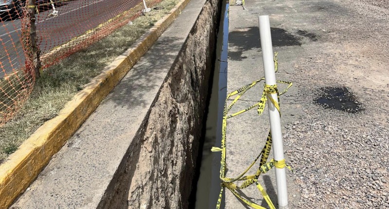 IMPULSA ALCALDE DE AGS,  LEO MONTAÑEZ, REHABILITACIÓN DE ALCANTARILLADO SANITARIO EN BENEFCIO DE HABITANTES DE LA COLONIA GREMIAL