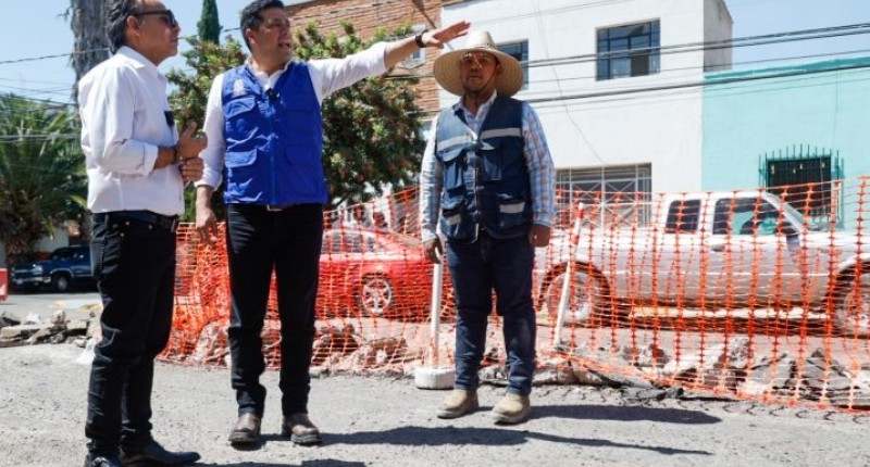 SUPERVISA ALCALDE DE AGS, LEO MONTAÑEZ, REHABILITACIÓN DE ALCANTARILLADO SANITARIO EN LA COLONIA GREMIAL