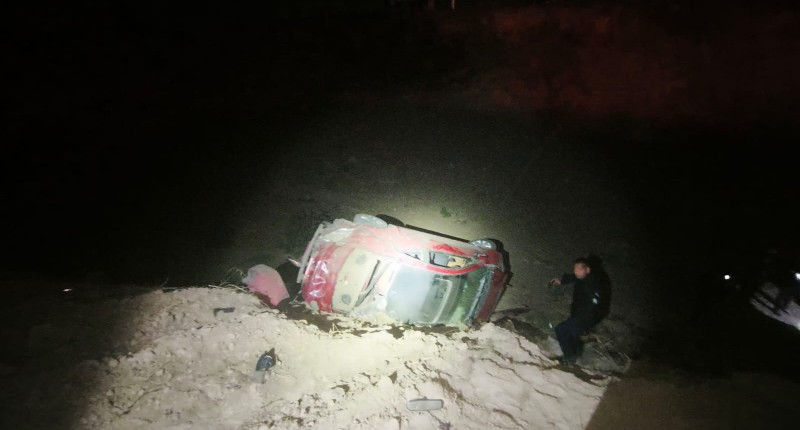TRAS VOLCADURA EN EL FRACCIONAMIENTO EL PUERTECITO, EN AGS, EL CONDUCTOR LESIONADO