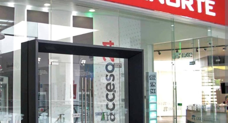 ASALTAN A 2 PERSONAS A MANO ARMADA AL SALIR DEL BANCO EN LA COLONIA DEL TRABAJO, EN  AGS