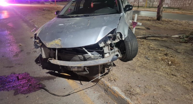 SE LE ATRAVESÓ UN POSTE AL ALCOHOLIZADO JOVANNY EN TERCER ANILLO, AGUASCALIENTES