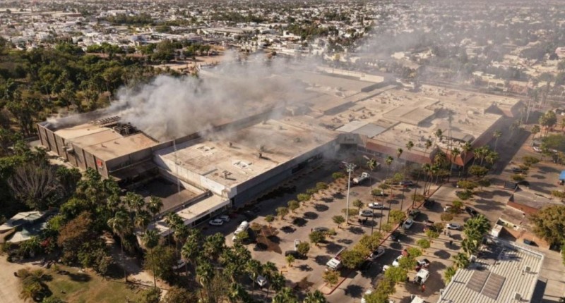 SEIS MUERTOS POR INCENDIO EN EL CENTRO COMERCIAL LAS PALMAS, EN SINALOA