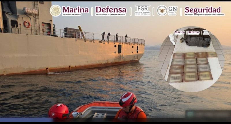 MARINA ASEGURA MÁS DE 10 PAQUETES DE PRESUNTA COCAÍNA QUE FLOTABAN EN EL MAR CERCA DE HUATULCO, OAXACA
