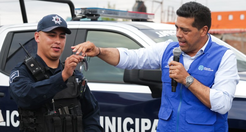 ENTREGA ALCALDE DE AGS, LEO MONTAÑEZ, NUEVA PATRULLA PARA FRACCIONAMIENTO MIRADOR DE LAS CULTURAS