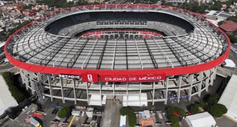 CRITICAN CENTRO DE PRENSA DEL ESTADIO AZTECA POR AUSTERO Y PEQUEÑO l VIDEO