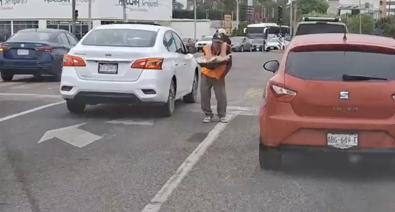 VIDEO| PIDEN APOYO PARA LA MANUTENCIÓN DE OCTOGENARIO QUE ARRIESGA SU VIDA EN UN CRUCERO DE AGS