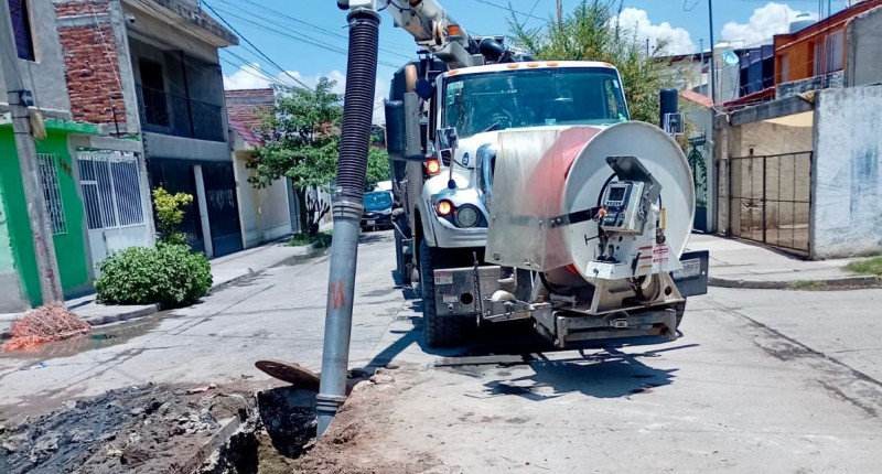 ALCALDE DE AGS, LEO MONTAÑEZ, FORTALECE SERVICIO DE ALCANTARILLADO SANITARIO EN BENEFICIO DE FAMILIAS DEL FRACCIONAMIENTO JOSÉ LÓPEZ PORTILLO
