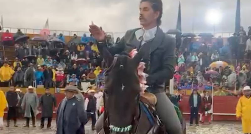A PUNTO DE CANCELAR SU ACTUACIÓN POR LLUVIA, EMILIANO GAMERO TRIUNFA EN XALOSTOC, EDOMEX