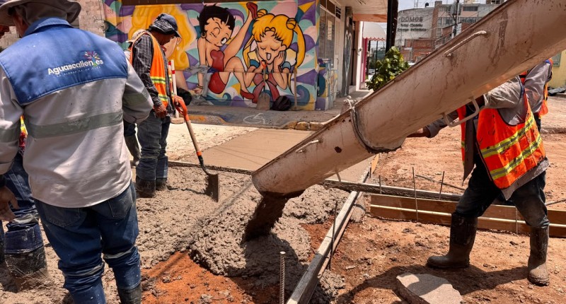 TRABAJA MUNICIPIO DE AGS EN LA ÚLTIMA ETAPA DE PAVIMENTACIÓN CON CONCRETO HIDRÁULICO EN 5 DE FEBRERO Y JOSEFA ORTIZ DE DOMÍNGUEZ