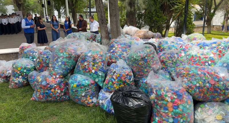 UNPOL ENTREGA MÁS DE TRES TONELADAS DE TAPITAS PARA APOYAR TERAPIAS DE MENORES CON INSUFICIENCIA RENAL