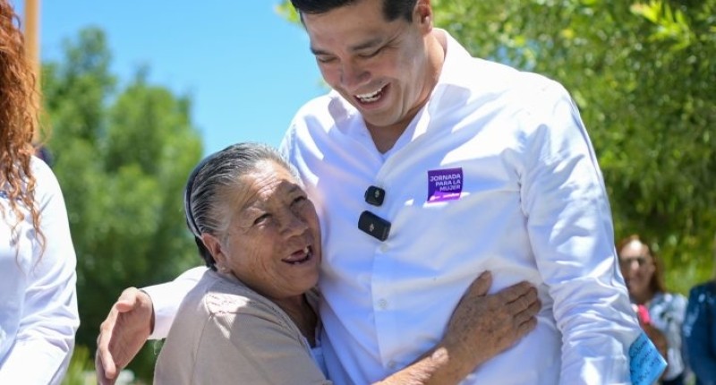'ESCUCHAR PARA RESPONDER': LEO MONTAÑEZ ACERCA SERVICIOS Y DIALOGA CON MUJERES PARA FORTALECER LA ATENCIÓN EN LAS COLONIAS DE AGS