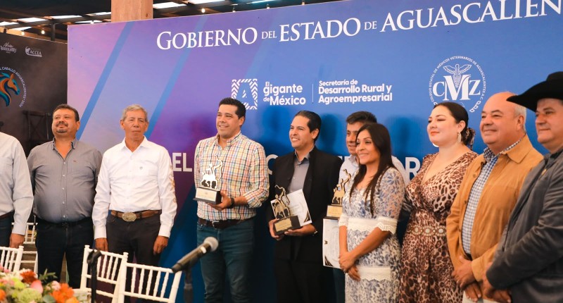 RECONOCEN LA ENTREGA Y VOCACIÓN DE LOS MÉDICOS VETERINARIOS DE AGUASCALIENTES