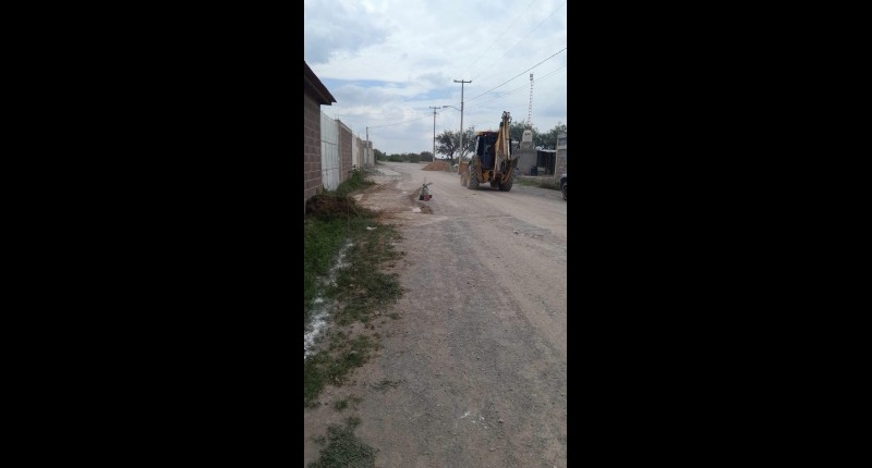 INICIA LA CONSTRUCCIÓN DE GUARNICIONES Y BANQUETAS EN CALLE ROSALES DE LA COMUNIDAD EL CARMEN, EN TEPEZALÁ 