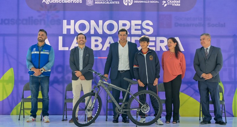 MUNICIPIO DE AGUASCALIENTES RECONOCE A ALUMNOS DESTACADOS DE LA SECUNDARIA TÉCNICA No. 23 «SATURNINO HERRÁN»