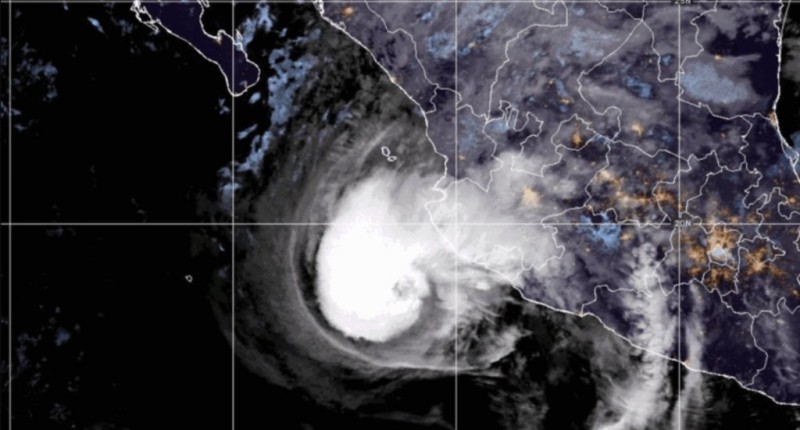 HURACÁN `TRUDY´ SUBE A CATEGORÍA 2; PROVOCARÁ LLUVIAS FUERTES EN TRES ESTADOS DE MÉXICO 