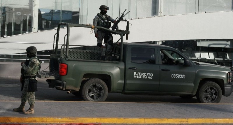 DECOMISAN MÁS DE MIL 200 LITROS DE PRECURSORES DE METANFETAMINA EN SINALOA