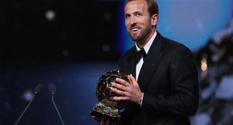 HARRY KANE GANA EL BALÓN DE ORO Y CHARLYN CORRAL RECIBE PREMIO A MEJOR DELANTERA