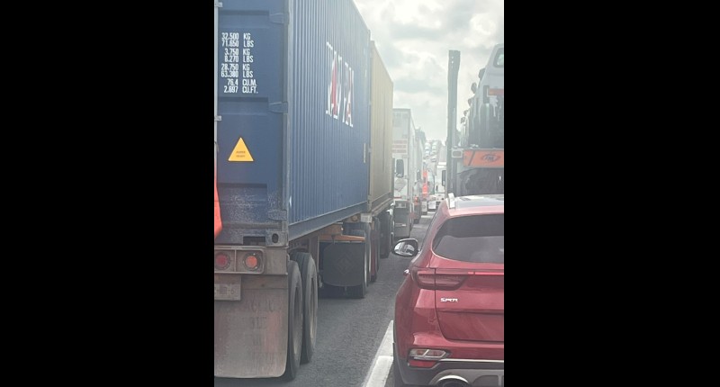 DE MAL EN PEOR CONGESTIONAMIENTO EN LA 45 SUR: AHORA REPORTAN UN ACCIDENTE